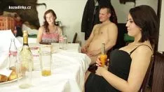 Redare Orgie porno intr-un local din Cehia cu mai multi amatori
