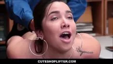 Jouer GYPSY SCOPA MALE CON UNA GIOVANE FIGA NERA XXX ANNI