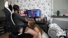 Play He Plays On The PC And His Girlfriend Sucks His Cock