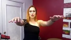 Redare Mos Excitat Linge O Bruneta Apetisanta