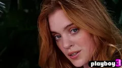Abspielen Die haarige Muschi und die perfekten Titten der kurvigen rothaarigen MILF Celeste Rasmussen werden freigelegt