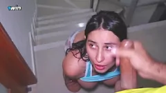 Reproduzir Sexo fumegante na escada: MILF colombiana com uma bunda perfeita fica com o rosto bagunçado