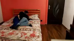 Reproducir Morena de 18 años es follada dura y rápida en el dormitorio