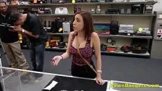 Reproducir Follar videos a una tienda de autos XXX en público