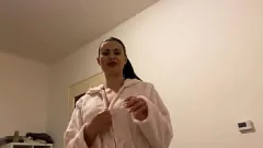 Abspielen Die vollbusige Billie Star wird im Schlafzimmer unartig